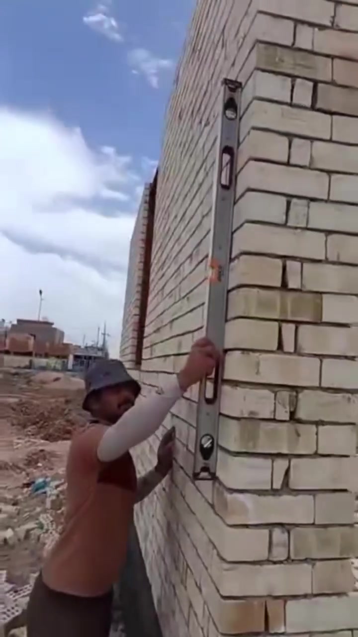 السلام عليك كوادر بناء متفرغين حاليا شغل درجه اولى استلام مهندس في كربلاء البيت نكمله اله نطلع من عند  خدام  كربلاء اسعار مناسبه ارقام***********/***********
