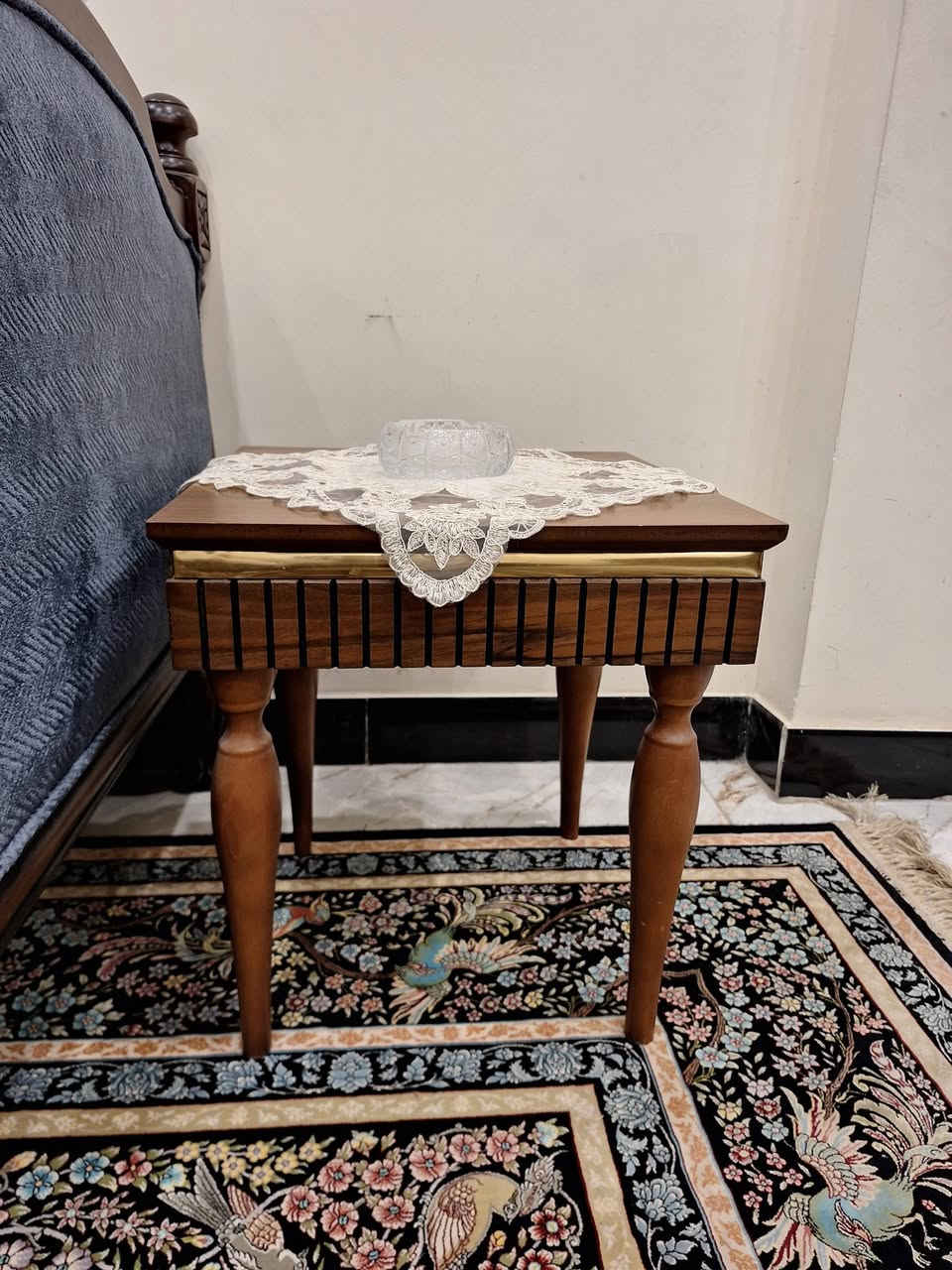 سلام عليكم
سيت ميز طعام 6 كراسي وميز صغير وطبلات 4

قياس

170x90x80

100x70x45

40x40x45
قطع نظيفة اخت الجديدة خاليات من العيوب
بغداد المشتل
د. محمد ***********
