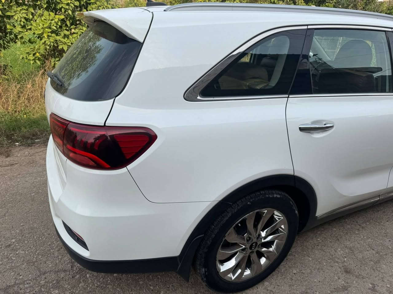 السلام عليكم
اخوان اقرو الوصف كلش زين قبل لاتخابر

سورنتو 2018 خليجي شكل 20
فول مواصفات عدا البانوراما

الضرر قطعه بالصندوك وحك شبر يم قبق البانزين

العداد 210

السعر 227 وبيهه مجال للشراي

الرقم بغداد ومكان السياره بغداد

*********** وتساب أيضآ موجود
