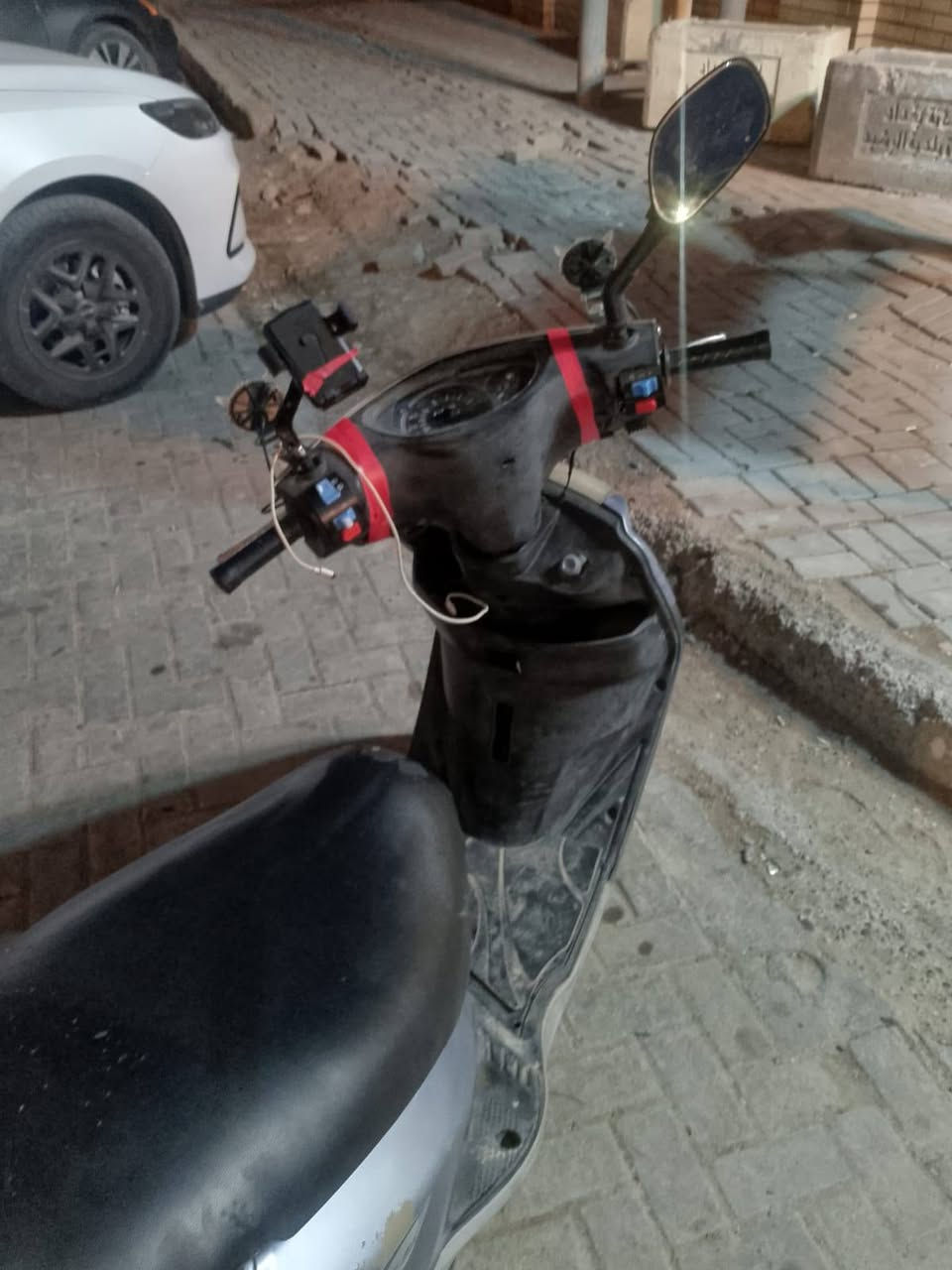 سلام عليكم
دراجه بريز للبيع او مراوس
دراجه ضاربه كتف بس شغاله 
العنوان بغداد حي الجهاد 
السعر ٥٥٠وبيه مجال ***********/0
