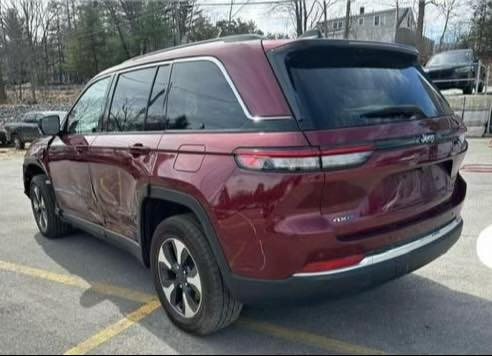 سلام عليكم
جيب 23  حادث خفيف جدا بدون ايرباك سياره جديده 
بلكن ثلاث انضمه 
السعر 30$ الف بي مجال 
لاتصال بي وات ساب 
*********** مكانه دوره بغداد
