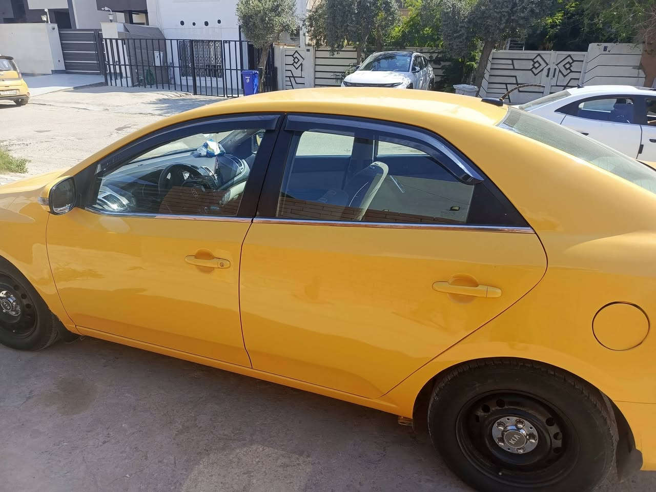 كيا فورتي موديل 2010 مصبوغه عام اول صبغه الها وارد امريكي حادثهه جاملغ امامي مبدل كير ومحرك مكفول تدفئه تبريد شغالات العنوان جزيره بغداد سياحيه الرقم
***********
