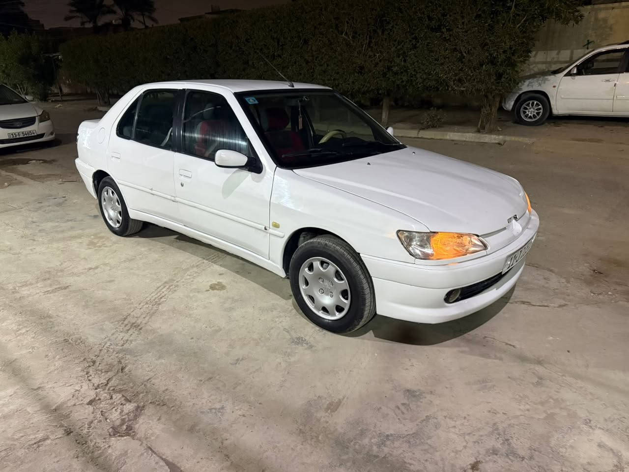 بيجو 306 موديل 2001 سيارة نضيفة كلش  رقم جديد إنكليزي باسمي كير محرك صدر تخم تاير كلة جديد سيارة ما ناقصهة شي 
السعر 46 
مكان بغداد الطالبية 
***********
