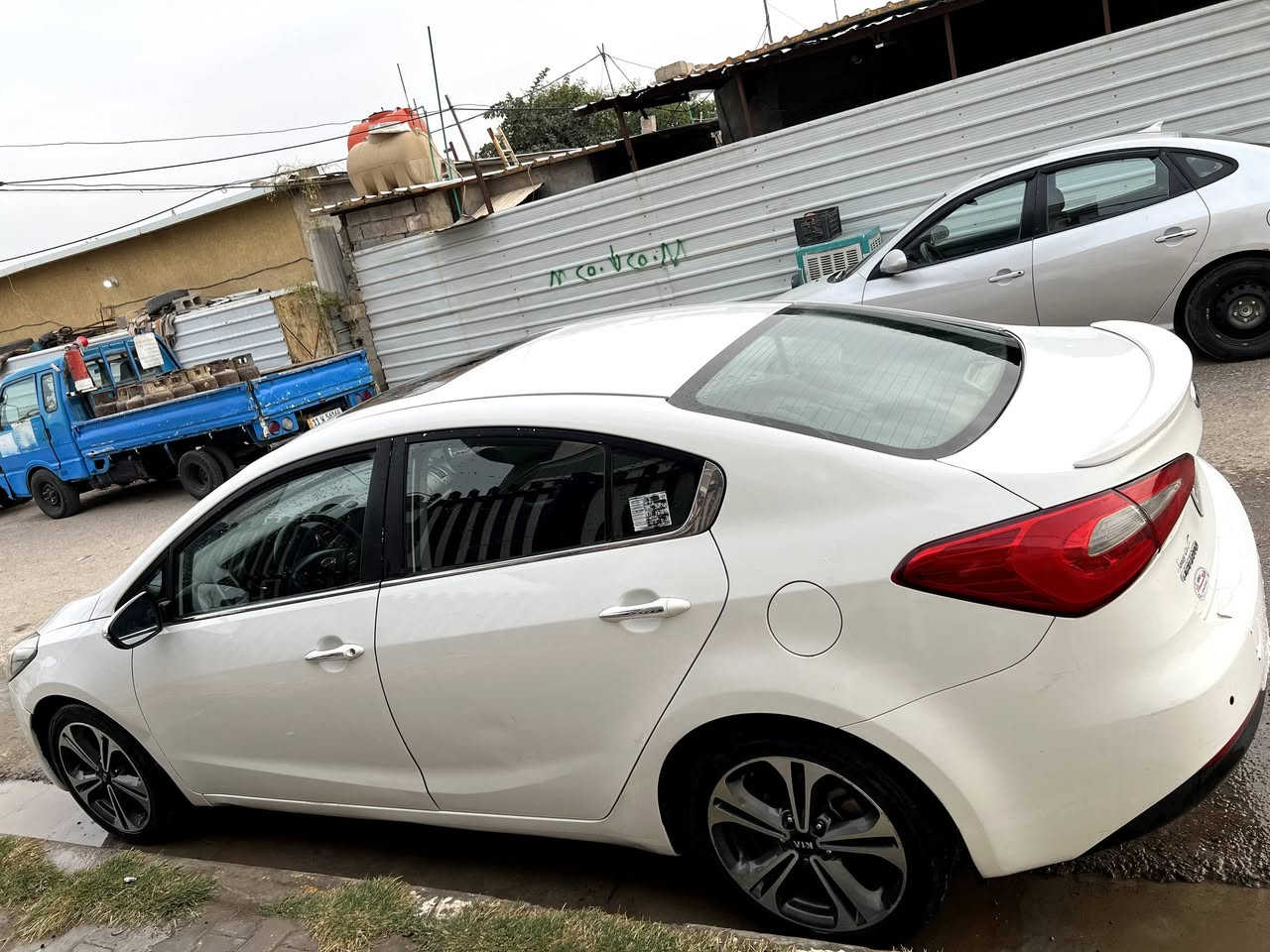 يا الله
السلام عليكم 

كيا سيراتو خليجي ٢٠١٤ شركة البخيت

مكينه ١٦٠٠ لاتبخير ولاتنقيص

تبريد قطعتين 

حساسات 

اشاير بالمري + مري شفط

ثلاث انضمة قياده

شاشه تاب كامره

خمسه ويل كب

مكفوله من الصبغ عدا شبر بالجاملغ خلف السكن

سونار موجود بالمنشور

العنوان بغداد الكرخ

السعر ١١٥ وبيه شويه مجال

***********/***********
