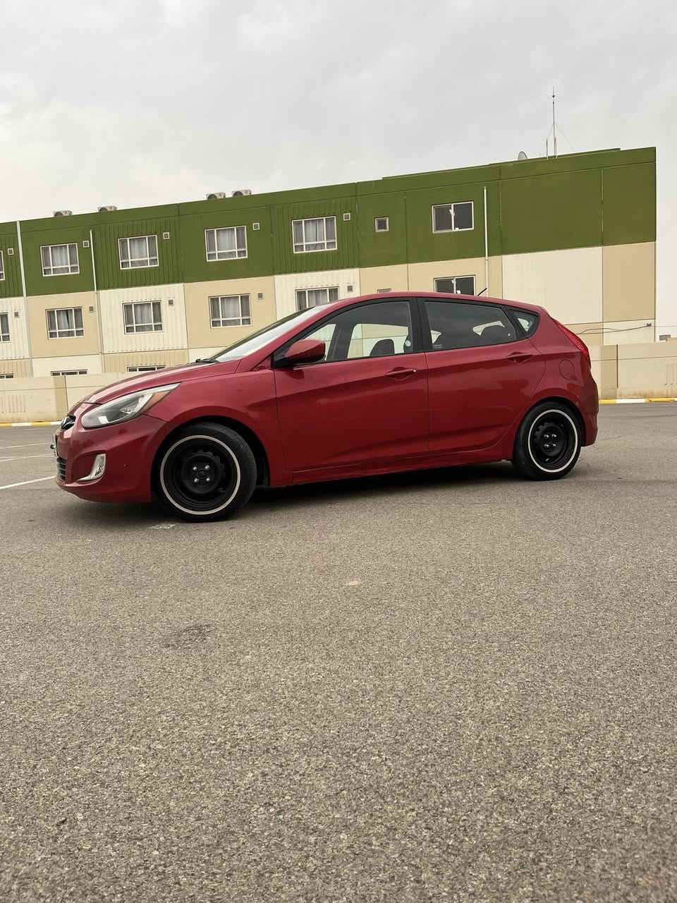 مرخصت الادمن
السلام عليكم 
اكسنت 2014 امريكي السياره جاهزه خير من الله مكينه كير 
رقم بغداد بسمنه 
حادث امريكا بنيد ومصلح بارد نفسه والسياره بيها بارد مثل مموضوح  بالتصوير ونص الباب الخلفيه مصبوغه والدوسه الجوها مثل مموضح بلسونار موجود بالصور 
صدر كامل من كلشي حتى درايم شفتات جديد خلفي و امامي كله وكاله قبل شهر شديته 
السعر 92$ ورقه 
مكانها بغداد / بسماية 
***********
