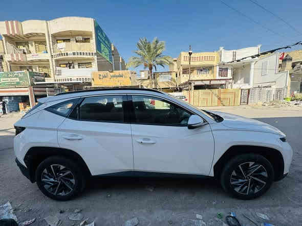 سلام عليكم 
توسان خليجي موديل 2023 للبيع السيارة ماشية 43 الف سيارة بوضع الوكالة سيارة مكفولة من الصبغ والحادث سيارة فول ما عدة البنوراما 
المواصفات :- 
بصمة 
ثنين كشن كهرباء 
سايد بريك دكمة 
حساسات 
ثلاث انضمة قيادة 
مانع تزحلق 
صعود منحدرات 
مري شفط 
قطعتين تبريد 
اوتوهولد
بردة خلفية 
اشاير بالمري 
كامرة خلفية دوارة 
شاشة حجم كبير 
تبريد ثلج 
عنوان :- بغداد / ضباط البلديات 
السعر 215 ورقة 
الاستفسار ***********
