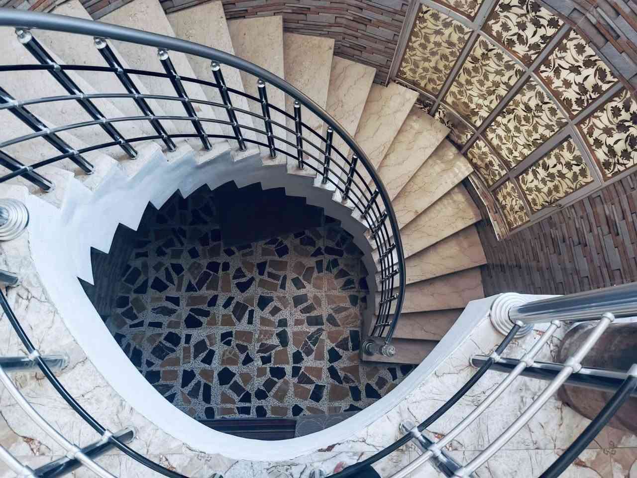 الدار للبيع المساحه 200 متر في حي الرساله قرب مدرسة الحسن الأهلية البيت مطلوب اسكان للاتصال المباشر صاحب العقار 
***********
