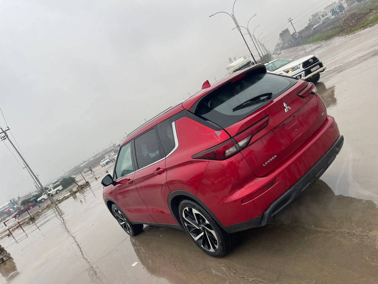 السلام عليكم ورحمة الله وبركاته
اقرة المنشور وتدللون اخوان

اوتلندر 2023 ماروني مرقم اربيل ترقيم جديد 
الضرر فقط بونيد بدون دواخل بدون اريباگات بشرط
فول مواصفات ماعد الفتحه 
السعر 165 ومجال
تعديل بارد PDR شبر بالقماره وشبر بلاب السكن وشبر خلف سكن بجم كبس
ملاحظة الكامرات ما تشتغل
مكان السيارة عقره معرض گولان
*********** واتساب متوفر
اخوكم ابو لؤي سميل, دهوك
