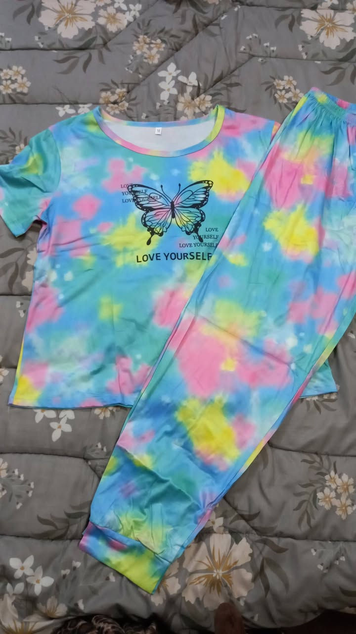 شلعة تراكات نسائي شي أن 
٢٠ تراك عندي الواحد ب٣ الي يريدهن يراسلني


**إذا كنت صاحب هذا الإعلان وتريد حذفه لأي سبب، رجاءا أرسل رسالة إلى الدعم الفني**