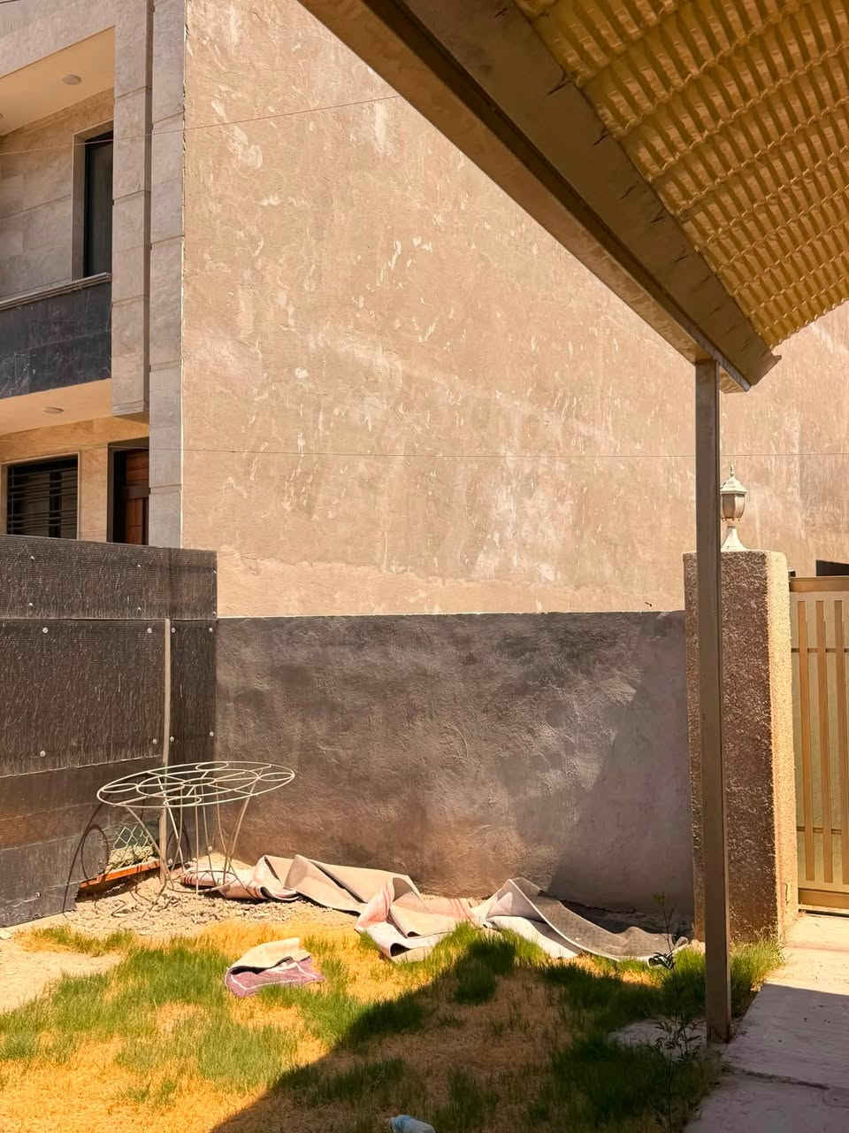 السلام عليكم
قطعه ارض للبيع بغداد تحديدا العامريه

شارع السفارات السايدين

المساحه 110 عدى التشجير
واجهه 5

نزال 22

مع مساحه (تشجير فقط) واجهه 5 نزال 12

***********
