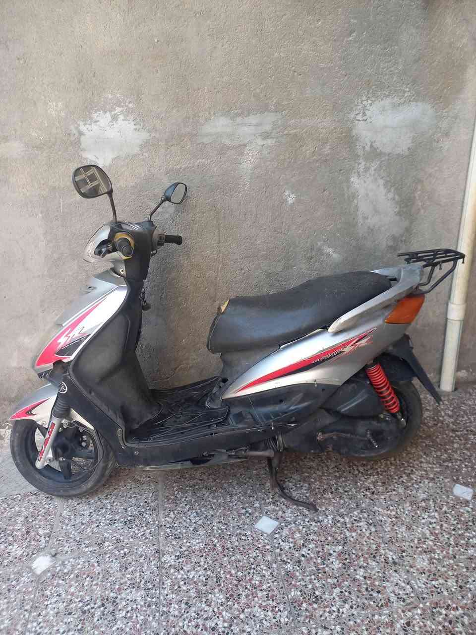 سكنس نثى سرعه ١٤٠ دراجه سالف هندر شغالات  سعرها ٤٠٠الف  وبيه مجال مكاني الشعب 
***********
