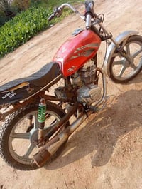 دراجه فيوم البيع كلك 200وبيه مجال 07839316472