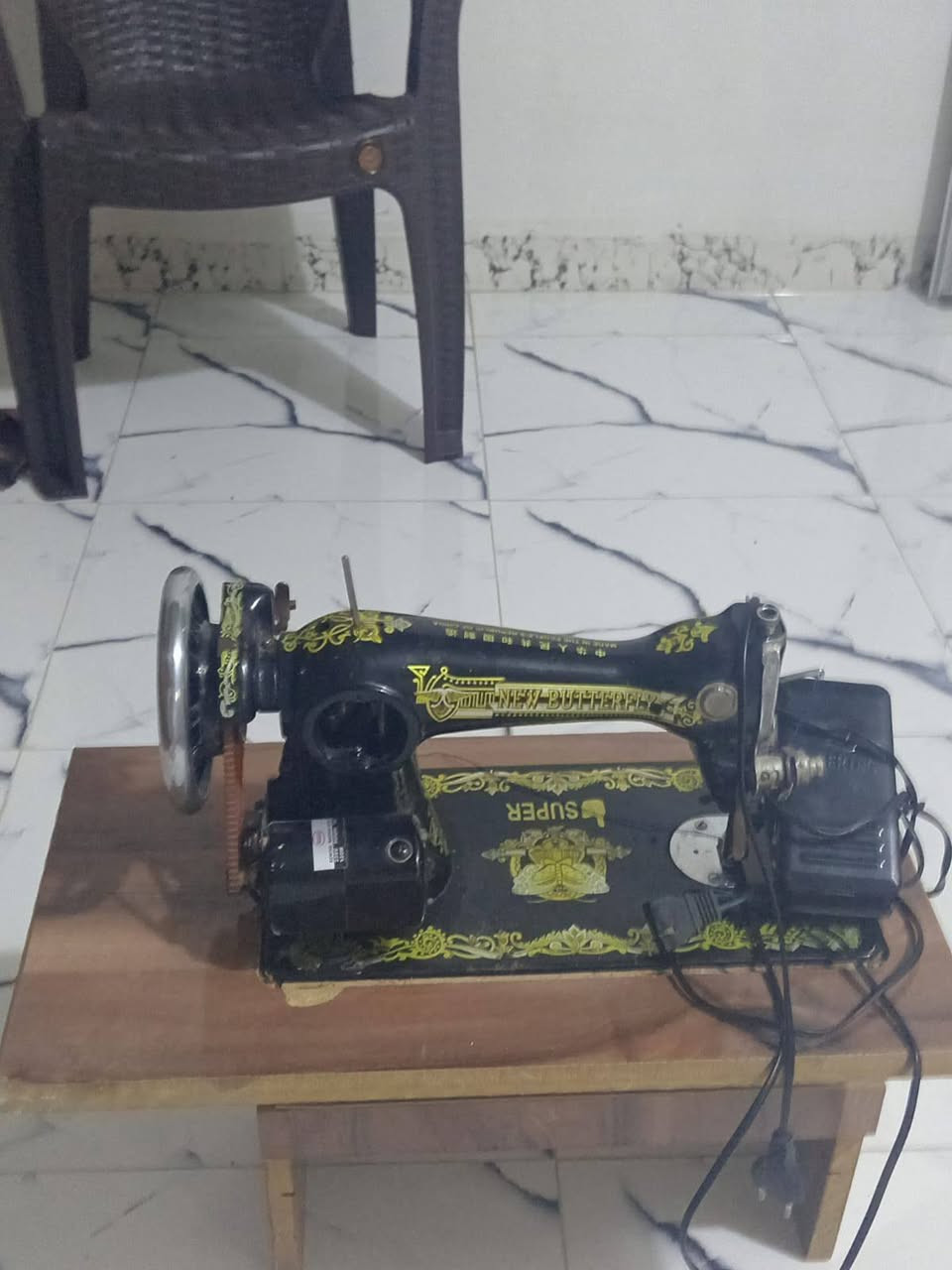 سلام عليكم عندي مكينه خياطه ومرجوحه اطفال للبيع سعر المجروحه 50 والمكينه 50 وتساب ***********
