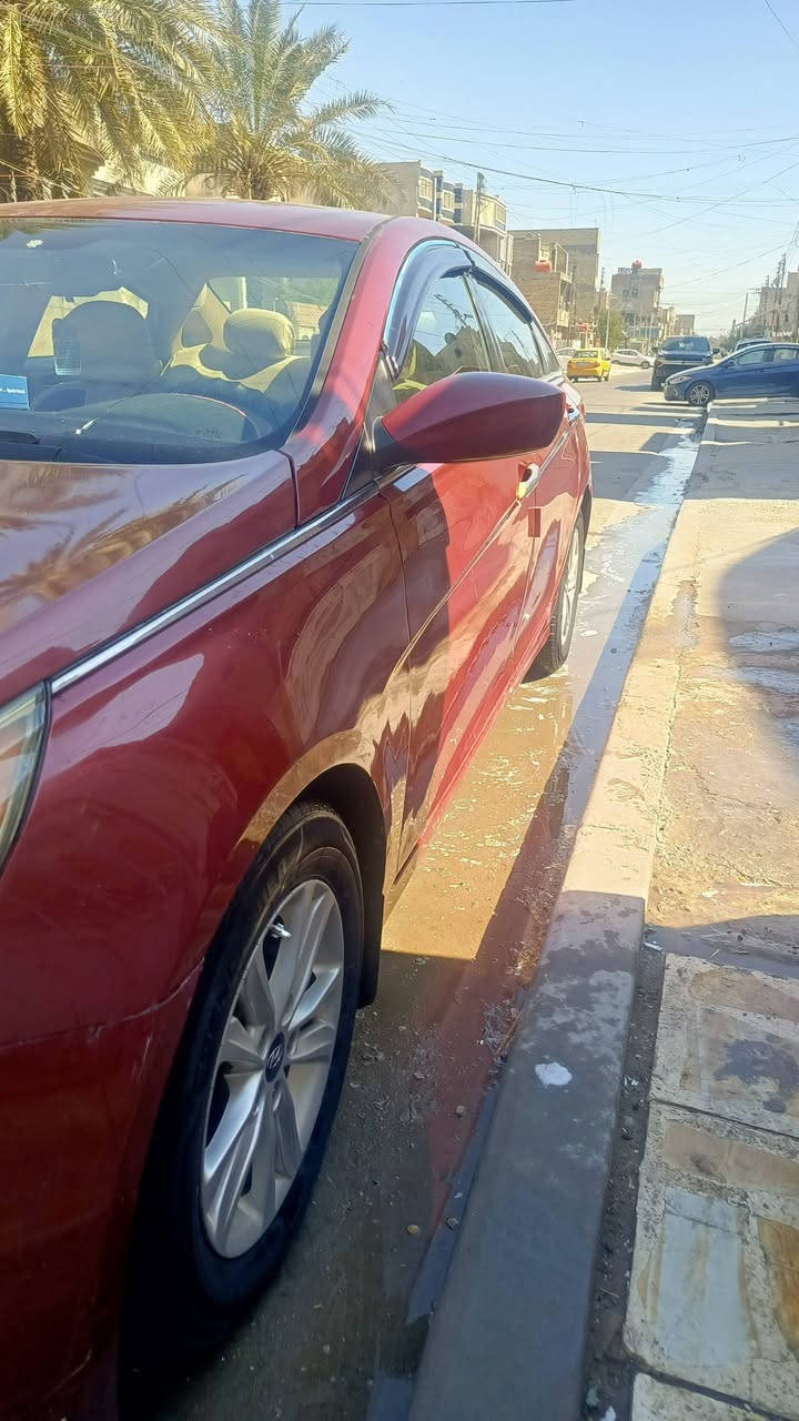 سلام عليكم سوناتا 2012سياره مصبوغه حزام صدر جديد تخم تاير باسمي وارد امريكي ضربتهه جاملغ لخلفي لايسر السعر 92مكاني بغداد الشعب ***********
