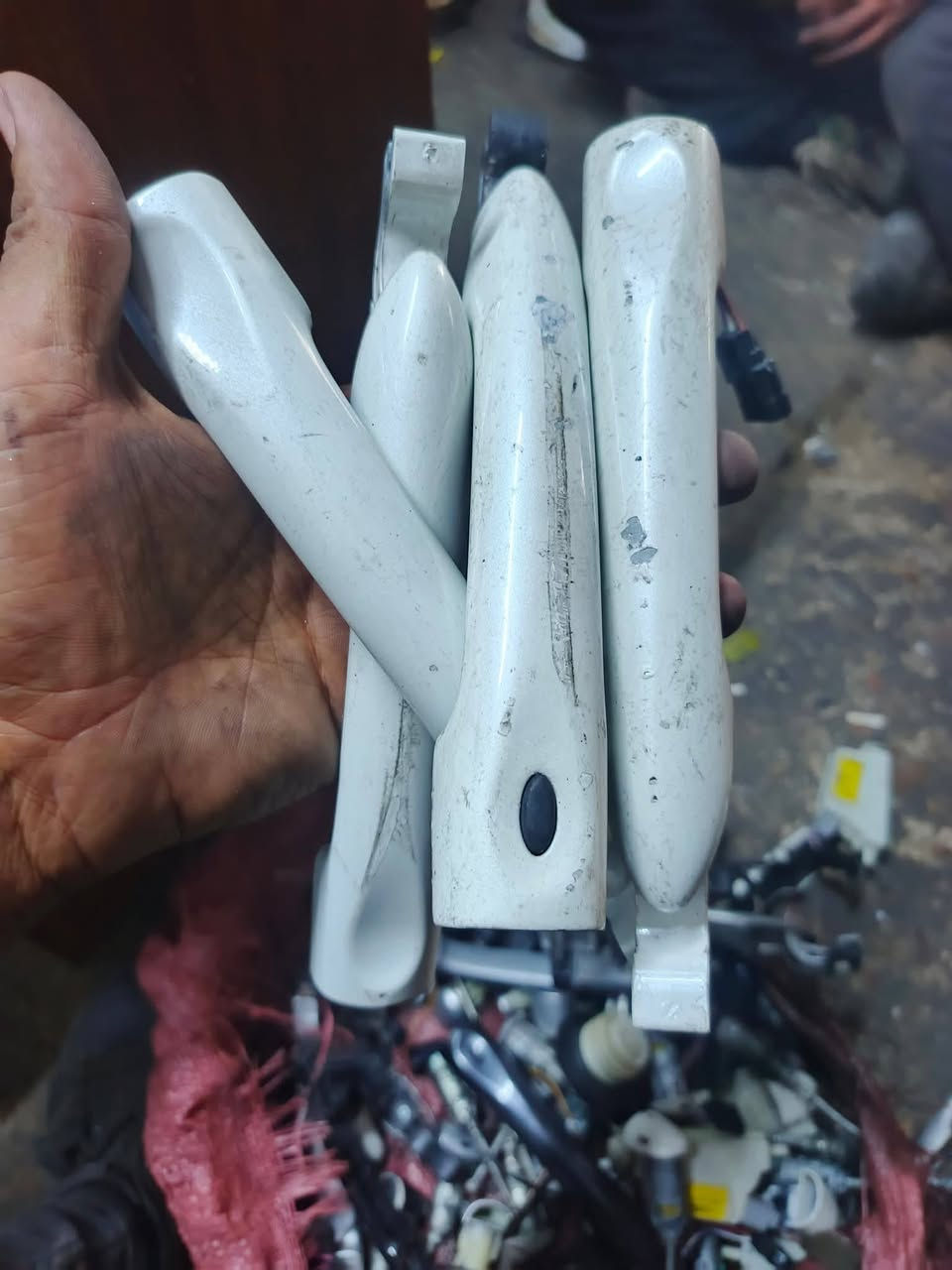 للبيع ادوات رينو فلونس حاويه كصه الاستفسار ***********
