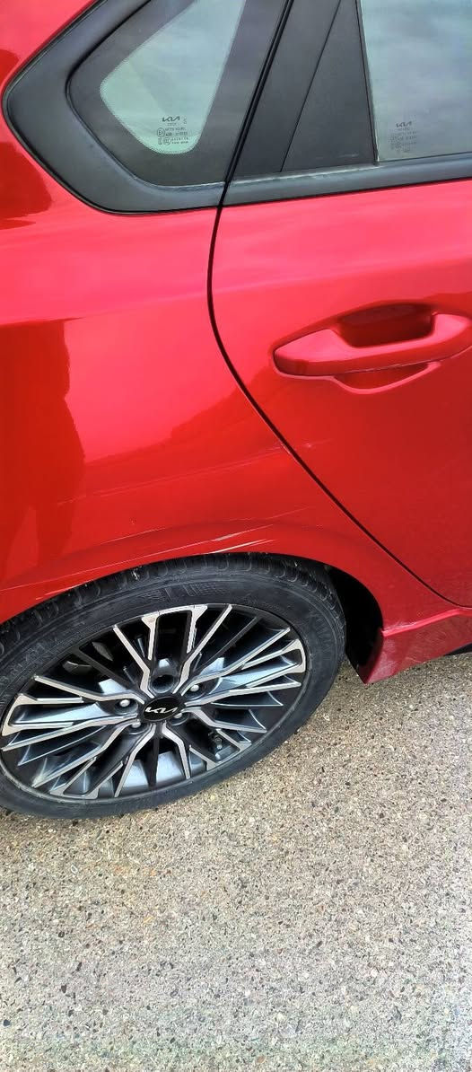 فورتي موديل 24 GT LINE السياره بيها صبغ دعاميه وبنيد لغد وشاصي كفاله شرط سونار ماشيه 60 الف بيها شخط بل جاملغ الخلفي موجوده صورته صور الحادث كلها موجوده سعر السياره 167 وبيها مجال مكان السياره بغداد بسمايه ***********
