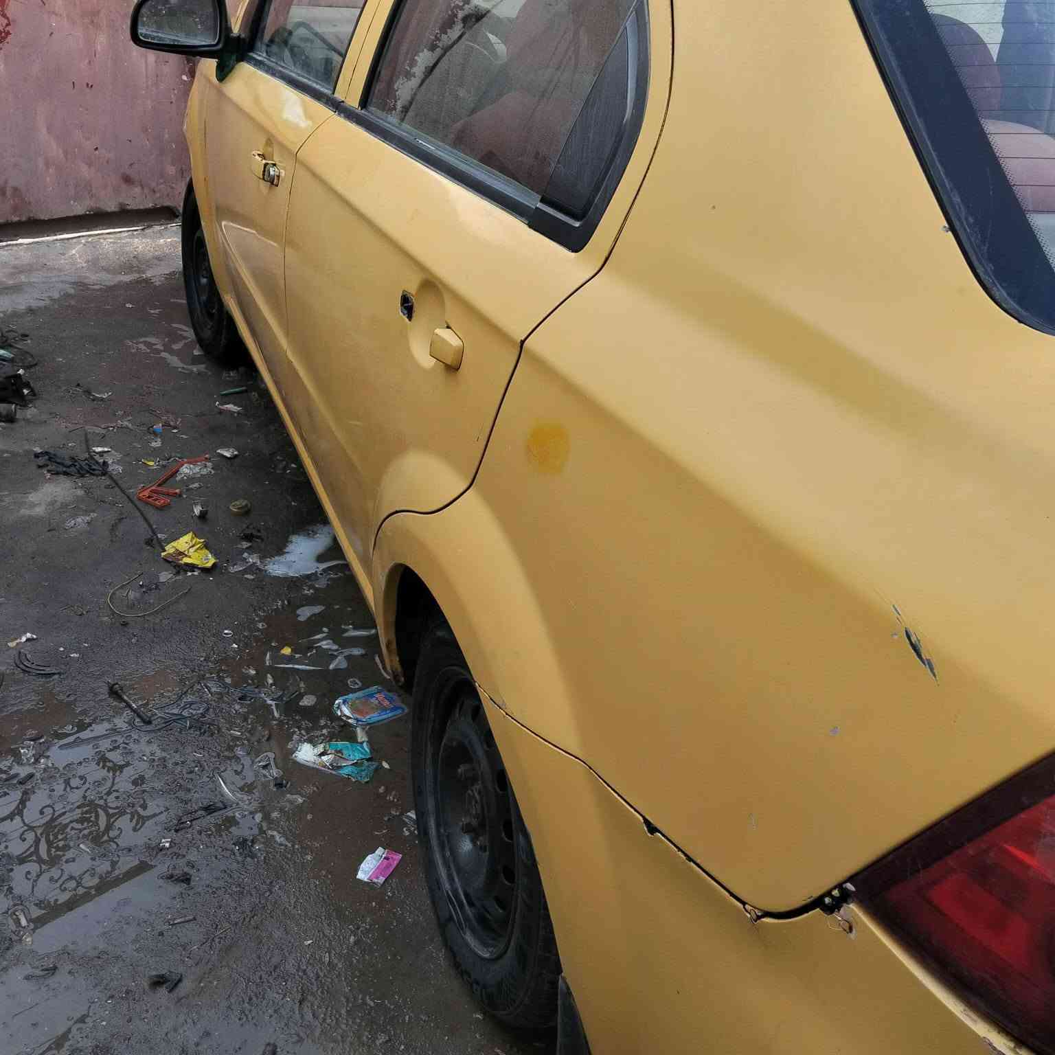 السلام عليكم
.
.
شوفرليت افيو 
موديل ٢٠٠٩
سيارة حلوة ومرتبه نقصهة مكينه الكير جاهز 
هيئة غرامات مصفرة رقم جديد دولي 
راعيهة موجود
 الكشر شوف العين تجي تكلب وتقتنع وتتوكل ع الله 
مكينتهة موجودة بس مفصخه

السعر ٢٥ وبيها مجال حك الجيه 

موقع شط العرب التنومه شارع مشروع الماي

*********** البصرة, العراق
