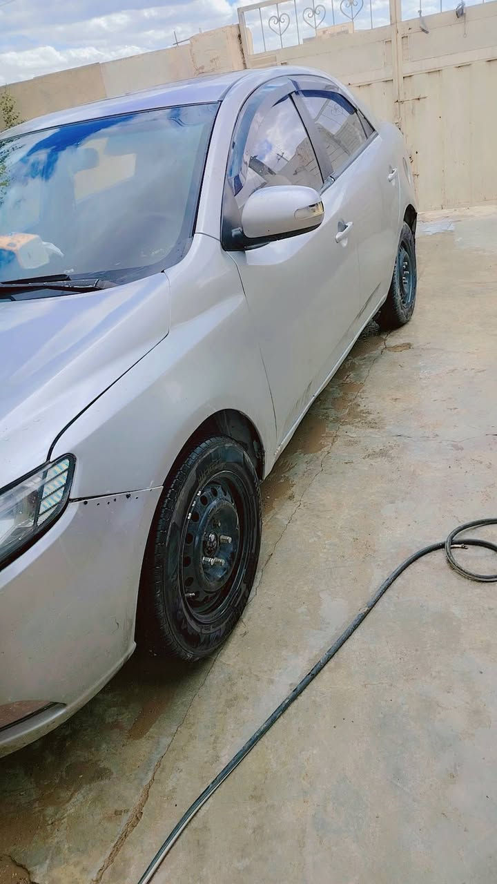 كيا فورتي 2009
سياره خير من الله 
صدر جديد وتخم تاير
شاش وتنته وشاير بل مري
سياره مصبوغه جمالي جانه بي جراد 
ضرر البلادي بل جامرغ الخلفي معجون شبر
سنوي 31 بسمي
مكاني صلاح الدين 
هذه رقم صاحب السيارة ***********
