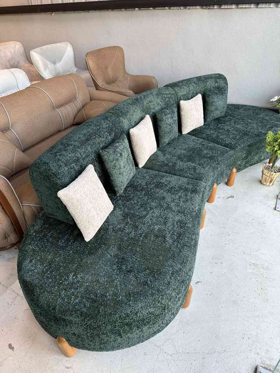 اي موديل حبيتو؟ 
تكدرون تحجزون عن طريق الواتساب 077 60 60 90 60
