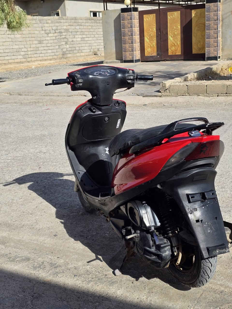 ماكس 140 للبيع معمر جديد ما صارلو ٢٠ يوم دنيمو جديد سلف شغاله بريكات كلها شغاله بس المشكله كهربائيات بيها خلل بسيط السعر ٣٠٠ وبي مجال قليل مكاني موصل ناحيه بعشيقه للاستفسار خاص او ***********
