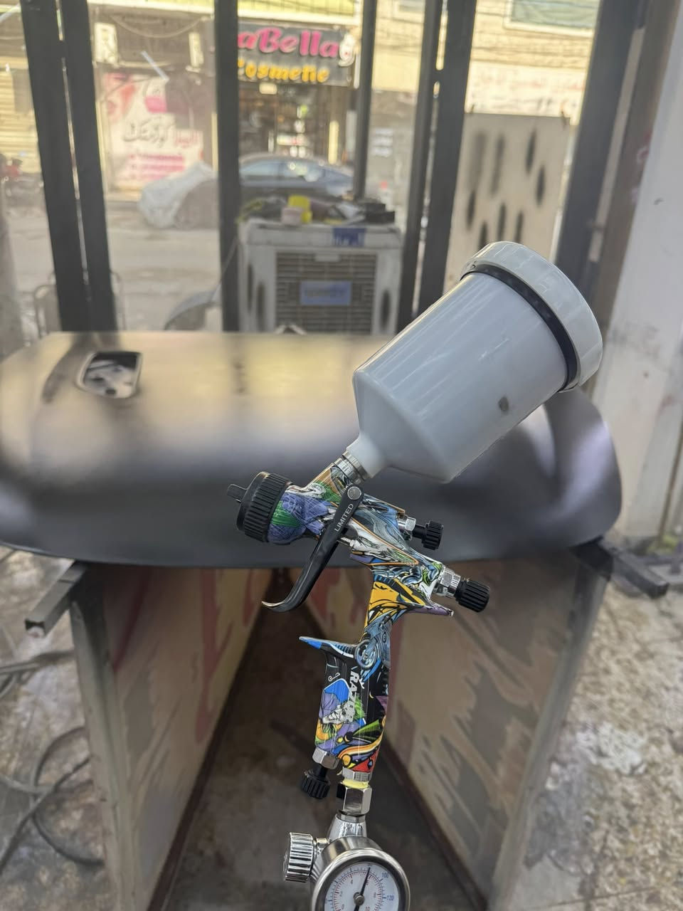 السلام عليكم 😍
صبغ بنيد تكعيد كامل معجون 
والنتيجه كدامكم درجه اولى 
كود اللون ABP خلط اللون يمي 
البيز والكلير والاساس دكسون الماني 
عنواني شارع مستشفى الدوره الاهليه 
***********
