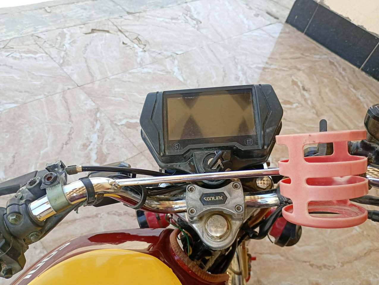 سيفان موديل 2024نقص اشارة والمازده مثل ماموضحه بصورة السعر  625وبي مجال قليل المكان الخالص التحويله ***********
