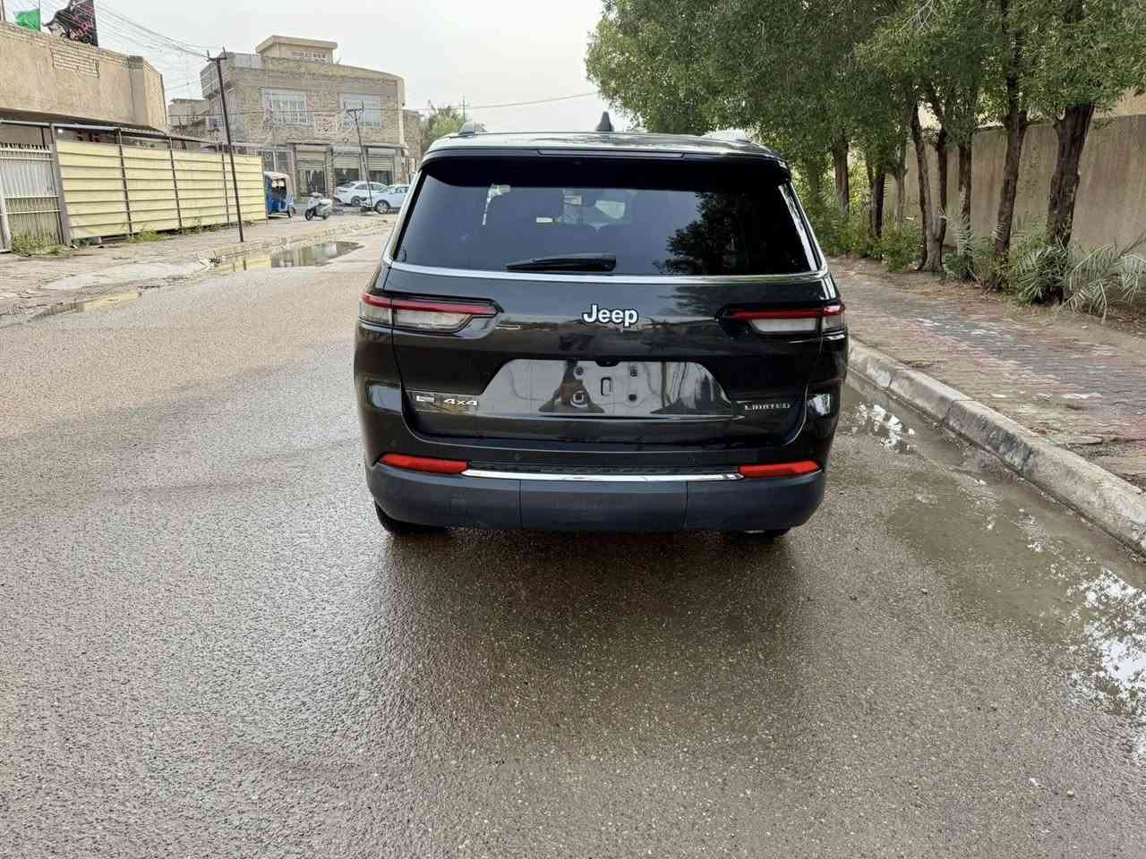 السلام عليكم للبيع فقط 

جيب كراند شيروكي ليمتد 7 راكب موديل 2023 وارد أمريكي حادثها  قبق صندوق بدون إربك  بدون لوحات مروريه 
المواصفات
مكينة V6 3.6
دفع رباعي 4X4
بصمة 4 ابواب وجنطة
بصمة تشغيل
تشغيل عن بعد ويل قياس 20 انج
شاشة كبيرة قياس 10.1 انج
نظام الخرائط GPS
لوحة القيادة ديجتال
5 كامرات 360 درجة
كاميرا للمرآة الداخلية
رادار امامي وخلفي وجنبي نقطة عمياء تحديد مسار قيادة ذاتية
مانع تصادم خلفي وامامي
حساسات خلفية
توقف ذاتي
هائد بريك كهرباء دكمة
Auto Start نظام
كشنات جلد منفصل VIP
الكشنات الأمامية تحكم كهرباء وخزن ميموري وتدفئة و تبريد كشنات خلفية تدفئة
تحكم ستيرن جهتين
ستيرن شفتات وتحكم كهرباء
شاحن وايرلس
إنارة داخليه محيطيه
لايت زنون LED
كشافات زنون LED
رادار جانبي وخلفي 
مكاني بغداد الدورة المعلمين 
 
للاستفسار 
***********
