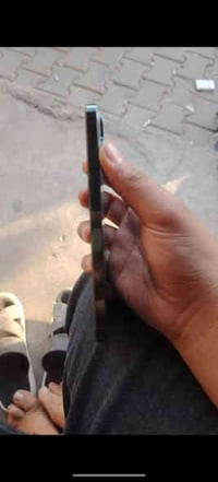 ايفون 12 برو ماكس مبدل بطاريه بلاديه من الشركه يعني مال غير جهاز بطاري...