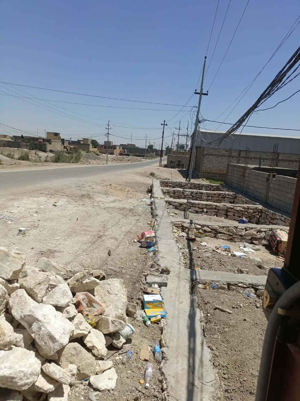 محلا  البيع العدد ٥ شكد ماتريد نبيعلك نفر منعدهن الموقع تجاري عالشارع الرايسي مالت سيد جابرالرميثه مقابل فرع العلوه المخضرقبل الجسر السعر خاص *********** متواجد واتساب أو اتصال
