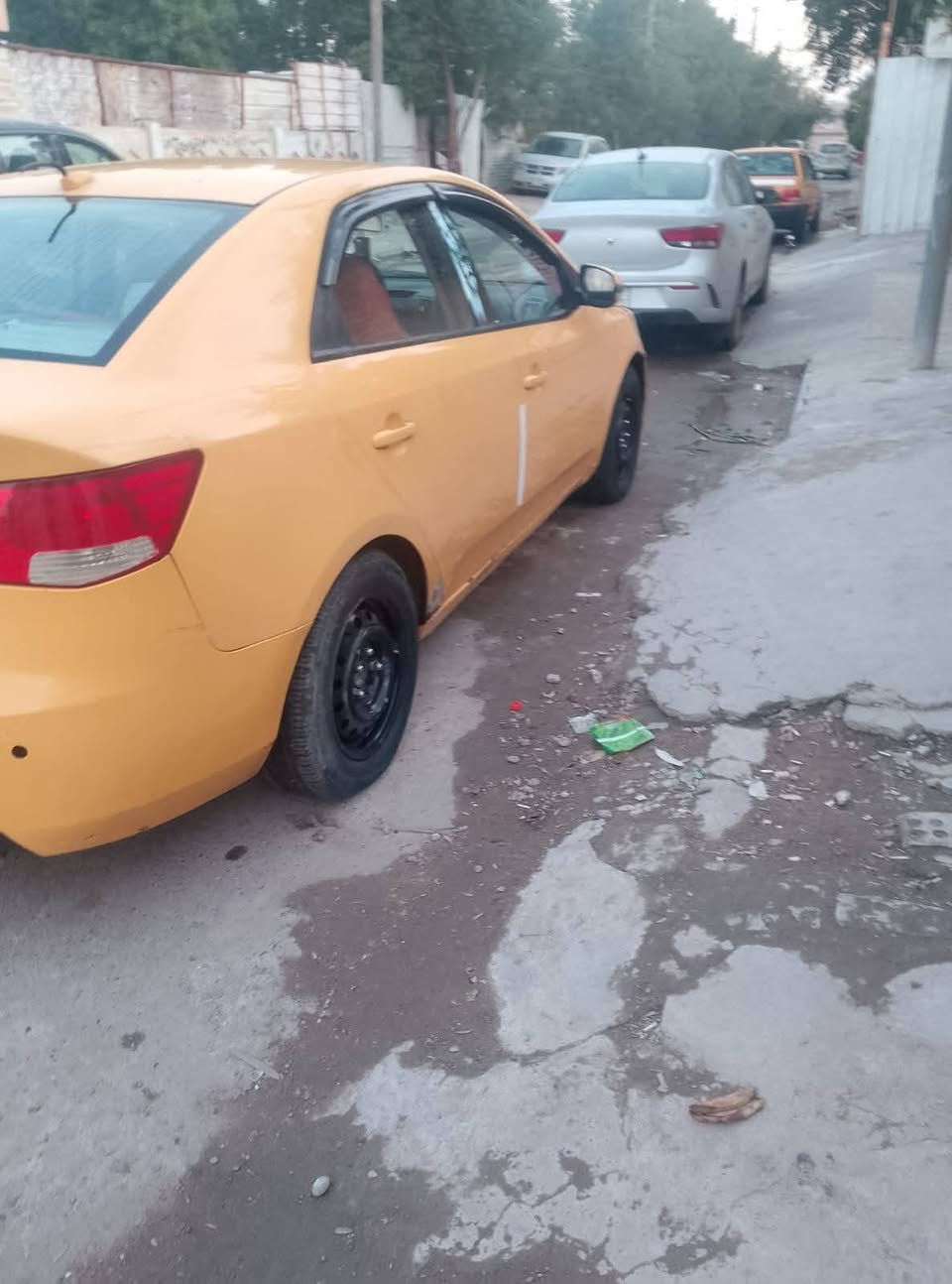 يالله  السلام عليكم اللبيع كيه فورتي مديل ٢٠١٠ رقم بغداد بسمي مكينه ٢٠٠  دوش مكينه كير خير من الله  سياره جاهزه  تخم تاير جديده شاشه جديد   مكاني بغداد حي الجهاد السعر ٧٢ بيه مجال  الشراي  سياره  بيه جاملغ خلفي خفيفة  وحادث جاملغ الماملي  سياره  ما  بيه لا الغد ولا شاصي  مكفول الرقم  ***********
