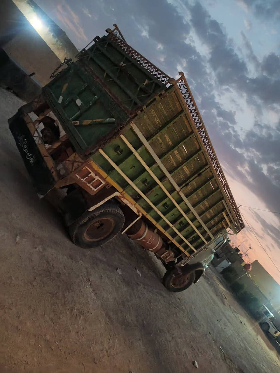 للبيع
الموديل ٦٩
شاصي طويل مكفول 
محرك 80 عسحك وگير وكسل عشرط 
سنوية جديده لل2031
(رقم مميز نجف الدولي) المكان النجف 
الاستفسار ***********
