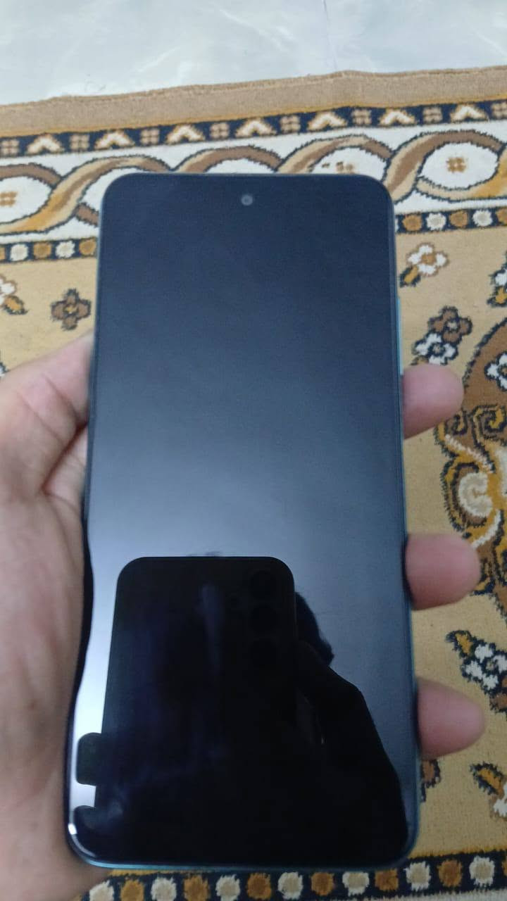 السلام عليكم
جهاز reddit note 10 5G

مواصفات💢
- بصمة اصبع 
- بصمة وجه 
- ذاكره 128 
- الشاشه تجي 90 هيرتز 
- 60 فريم في ببجي 
- يجي بمعالج Dimensity 700
- بطارية 5000 MAH
- ثلاث كامرات تعطي 48 ميكا بكسل 
- كامره أماميه تعطي 8 ميكا بكسل
- معروفه مواصفات الريدمي ماكو داعي احچيها 

كارتونه موجوده وكفرات ثنين 

 بيه مشكله الي هيه زر التشغيل او زر الباور الموضح بالصوره تكدر تسويها بـ5 الاف بس ماسويتها لان أريدها واقع حال أمام الشخص 

 وللمعلومية قبل سنه أخذته بـ330 الف 
وهسه سعره 125 وبيه مجال

مكاني* كربلاء - طويريج - سيطرة الإبراهيمية 

الرقم ***********
واتساب وماسنجر موجود
