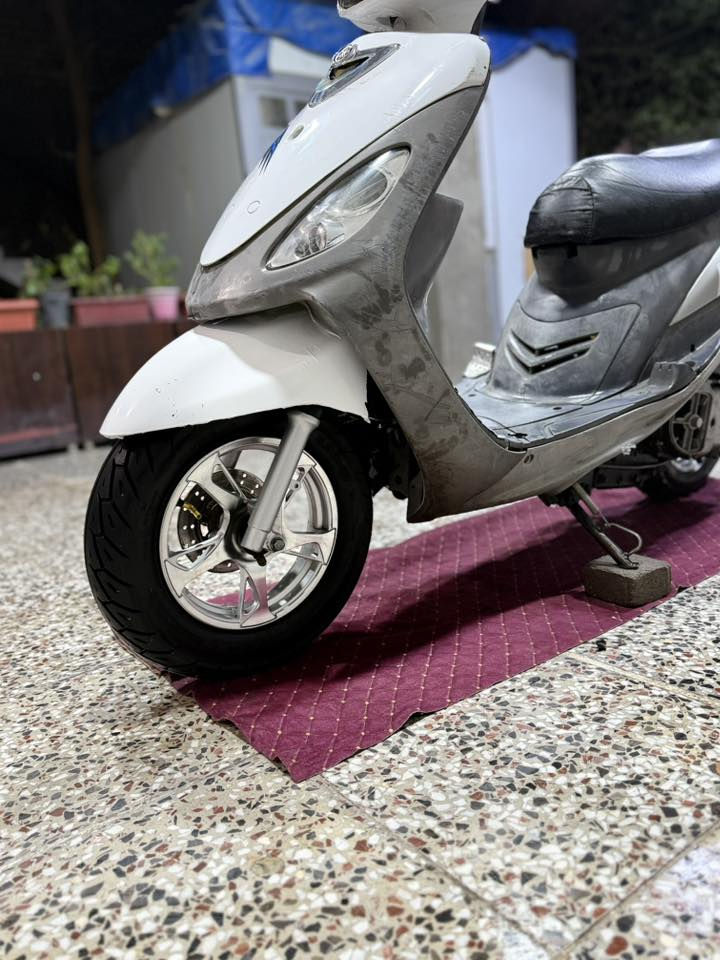 السلام عليكم 
ماكس منغولي بلادي دراجه ممفتوحه بلاديه 
عليها كلج WFامامي وخلفي كت كامل 
ويل بلادي مو تجاري  Ostoneاصلي 
تاير جلاتين جديد بلاد امامي خلفي 
قبق فلاوين 
صلنصة رياضي دراجه خير من الله نكره سلف 
السعر550ويها مجال حق الجيه مكانها بغداد حي الجهاد 

0771 655 5868وخاص موجود
