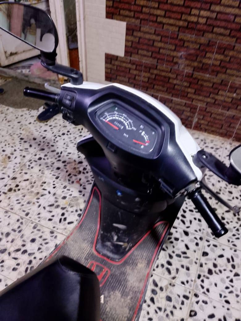 سبيسي ياباني للبيع محرك ناعم مفتوح اول مره رايمر كفراتها البلاديه وياها السعر ٦٥٠ وبيها مجال مكانها حي الحكيم متواجد واتس اب ***********
