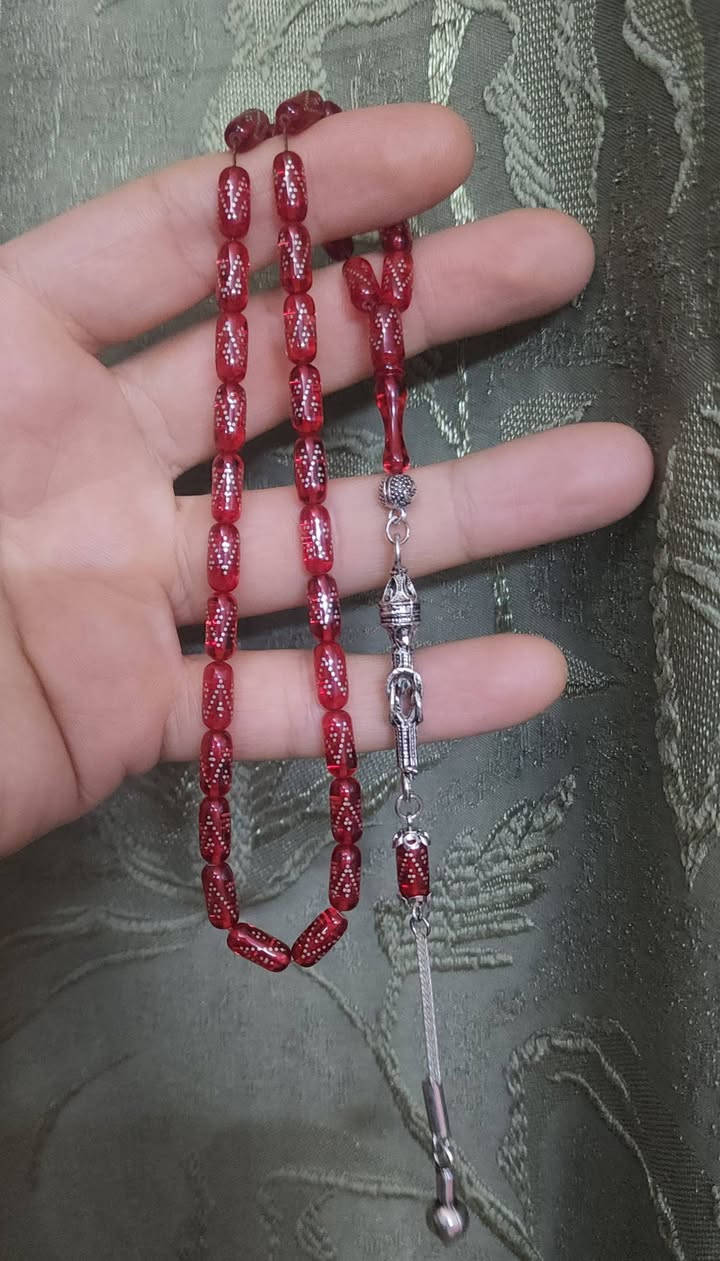 السلام عليكم 
سبحة فاتوران شبابية 
مطعمة بالفضة
اليحب يقتنيه يتفضل خاص 
متوفر واتساب 
***********
تحياتي للجميع
