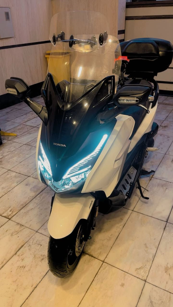 سلام عليكم فورسة 0/13 للبيع
مكاني بغداد حي جميله ***********
دراجة بصمه 
اي بي اس 
جامه قطعتين 
جنطه خلفيه فوك سيبايه 
صالنصة رياضية 
نضام ايكو اقتصادي مال بانزين 
مخرج يوسبي مال شحن تلفون
