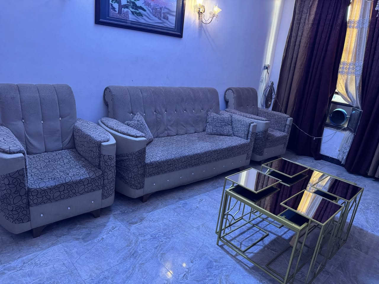 تخم 10 مقاعد للبيع 
السعر 350،000


**إذا كنت صاحب هذا الإعلان وتريد حذفه لأي سبب، رجاءا أرسل رسالة إلى الدعم الفني**