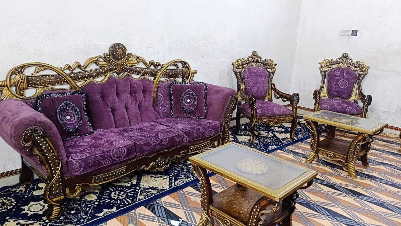 تخم زان مصري مطرز بنحاس 10 مقعد
مع طبلات بدون اي ضرر نظافه 100%
سعره  475 وبي مجال مكان 
البياع تواصل على الرقم واتساب
 ***********

