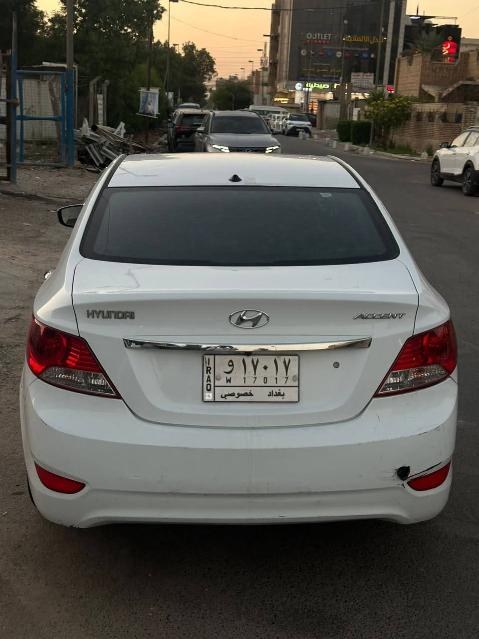 السلام عليكم
اكسنت موديل 2013 للبيع 
محرك 1600 دوش خليجي 
مكفوله من ضرر وحادث وصبغ  
بيه سونار كامل 
استخدام شخصي 
امانت الله دهن كل فتره جديد 
بانزين محسن 
العنوان : بغداد
السعر : خاص بسبب النفوس الضعيفه 
للتواصل : ***********
