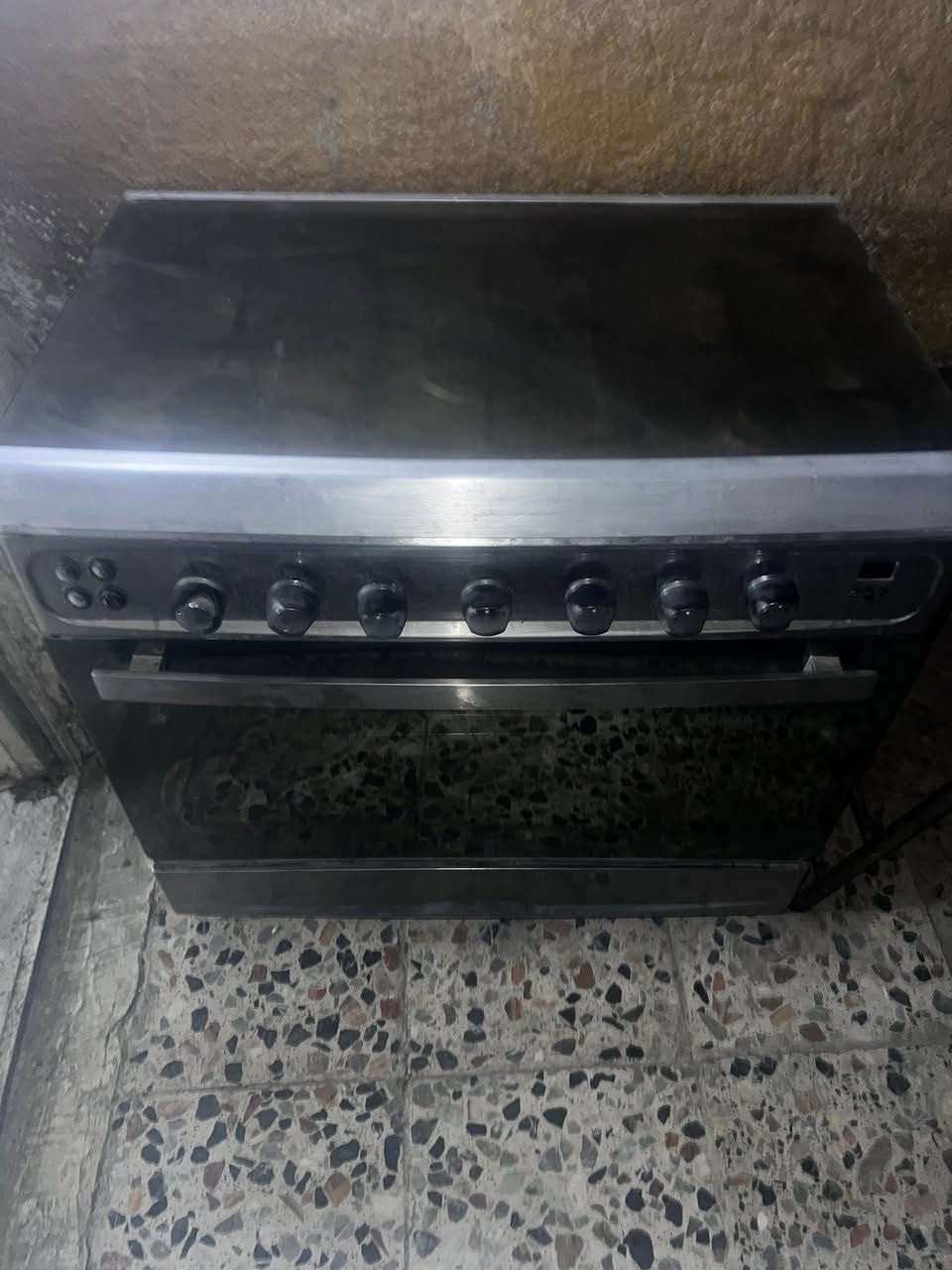 طباخ ايطالي نوعيه الاصليه خمس عيون ايطالي نضيف كلش فرن شغال غاز وكهرباء سعره 220 نهايته مكاني بغداد مدينه الصدر رقمي *********** متواجد واتساب وفيسبوك
