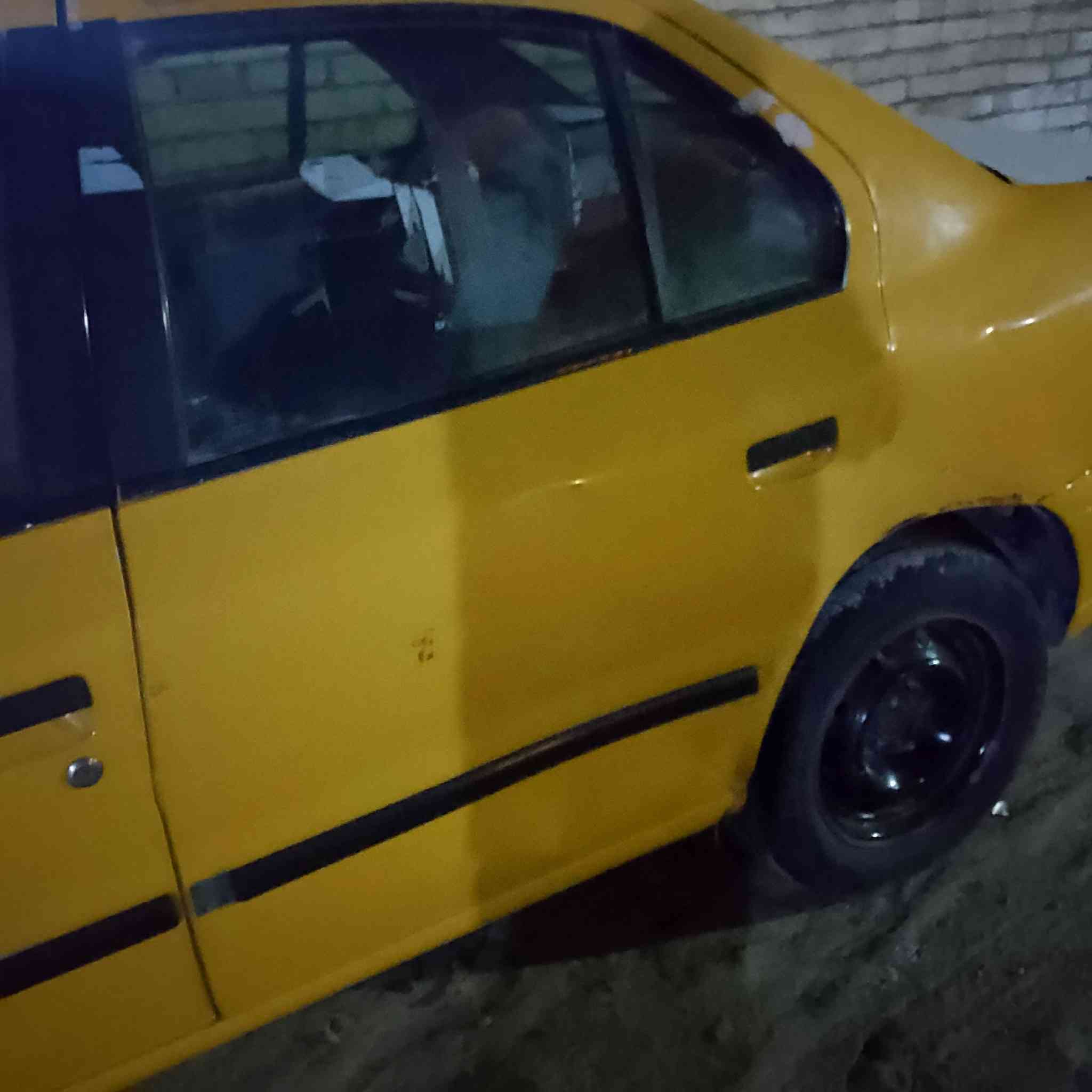 السلام عليك سارة سمند 11 ناطقة للبيع شغالة بيها نقص بس الباور ستيرن (عاطل) السعر 15 والرقم صدامي مطلوبة هيئة وغرامات على المشتري للتواصل ***********
