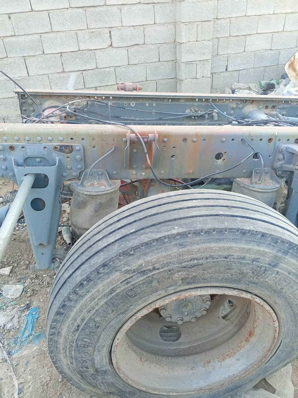 السلام عليكم اكسن وسنكل مان تيكه كاملات بعدهن بل شاصي كلشي جاهز بيهن قواعد رباطات للبيع السعر 8ورقات اكسن وسنكل وموجود فرندكسن مال تيكه جوبلس هم جاهز سعره 4ورقات وعندي بيبان تيكه كصيف  للستفسار ***********
