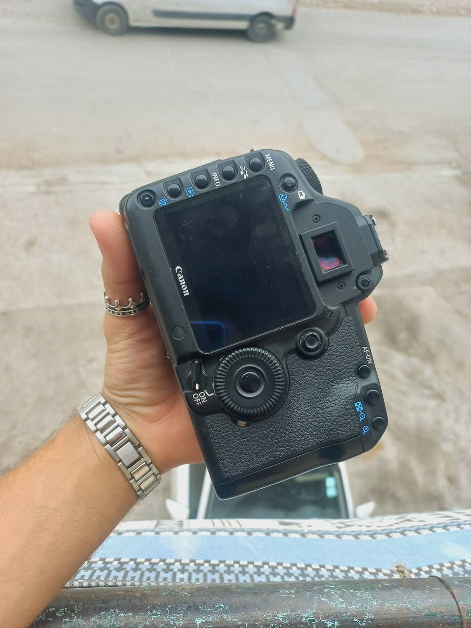 Camera Canon 5d mark ii Nu
Shutter:22k
Battrie/chargeur originale
Carte memoire 16gb


**إذا كنت صاحب هذا الإعلان وتريد حذفه لأي سبب، رجاءا أرسل رسالة إلى الدعم الفني**