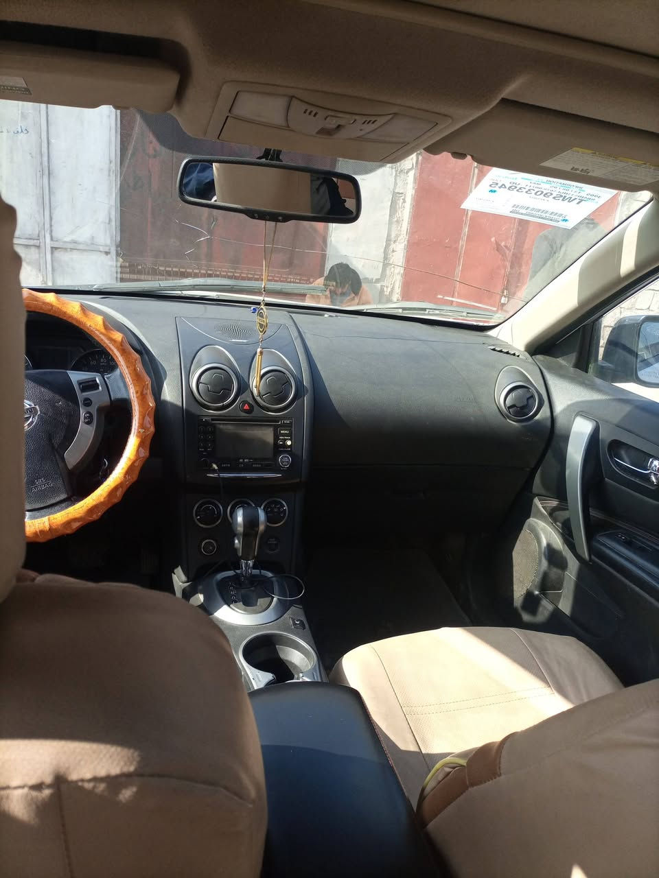 السلام عليكم
سيارة نيسان روج موديل 2013 رقم واسط سنوية للـ29
مكينة 2500 اربعة سلندر مكفولة گير مكفول 
حادثها الدعاميات ومكان الرقم بارد وهنا صار بيها بارد بالباب عكس السايق 4 اصابع ، السيارة خير من الله صافية وادامة كاملة فقط ABS مرات يشكل تصليحة ينزل من السعر 
السعر المطلوب 87 وبيها مجال ***********
