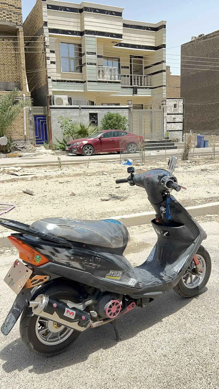 السلام عليكم دراجه ماكس للبيع مامفتوحه كامله من كلشي اي نقص مابيه دراجه مزوعه تزويد سعره مليون 250 المايعرف بيهن لايراسلني للاستفسار ***********
