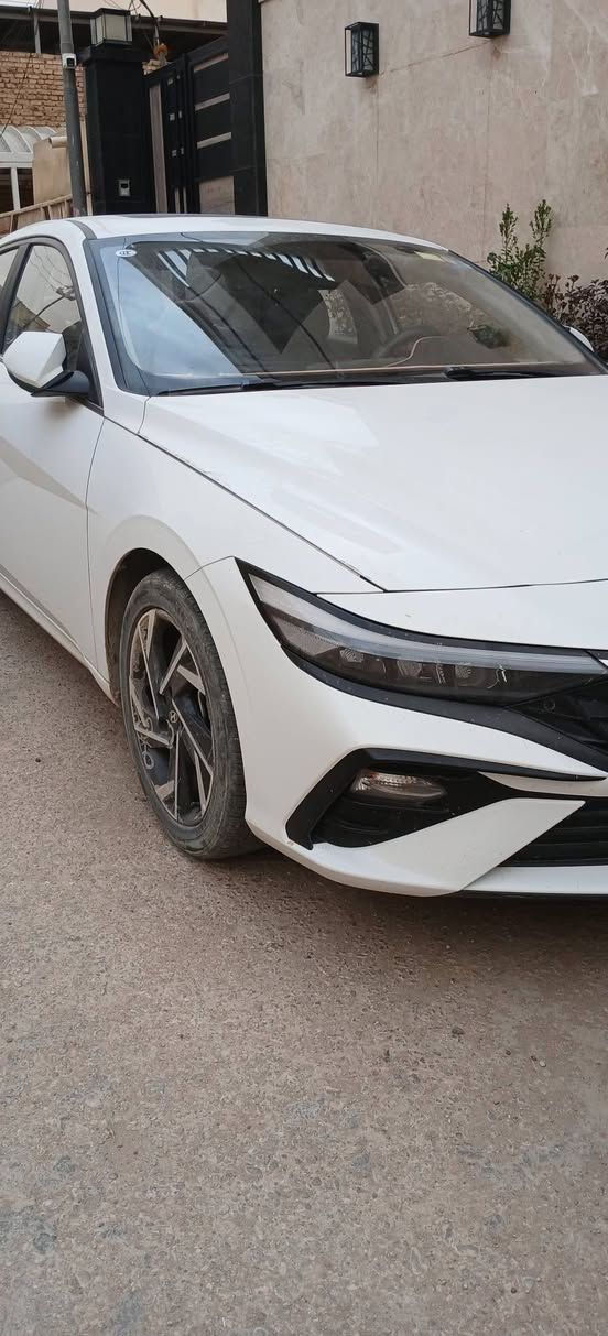 النترا موديل ٢٠٢٤ محرك ١٥٠٠ ماشية ٥٠ رقم اربيل وكالة او تحويل مضمونة سعر ١٣٠ قفل السيارة على وضع الشركة  بيهة طخه بسيطه اباب الصدر مكانها نجف..الكوفه ***********
