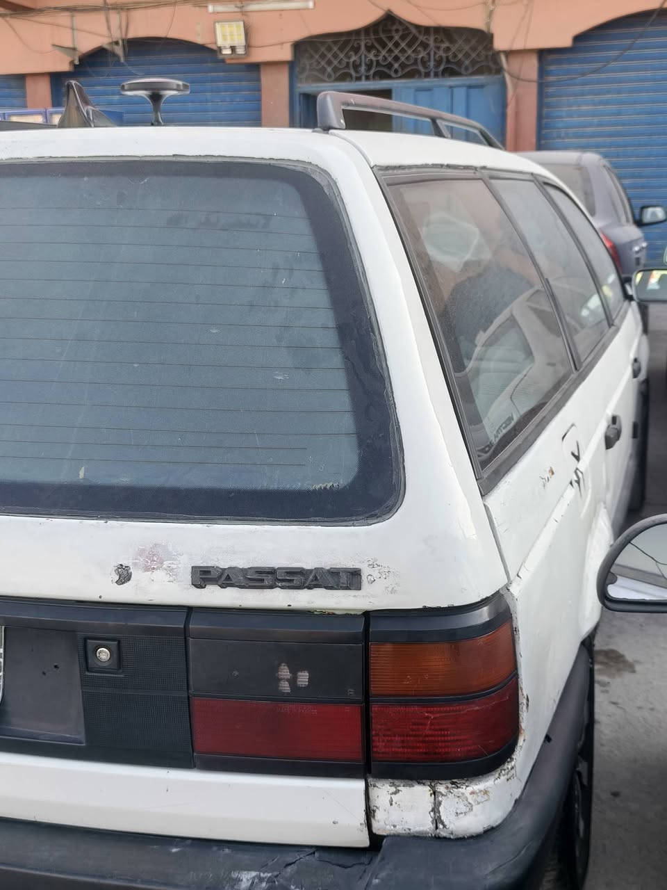 سلامو عليكم سياره باسات للبيع موديل 1991 محرك كير كلو شرط وسياره غاز وبانزين موجوده مكان السياره موصل برطله 
    سعر 35 وبي مجال ////  ***********اسيا////***********
