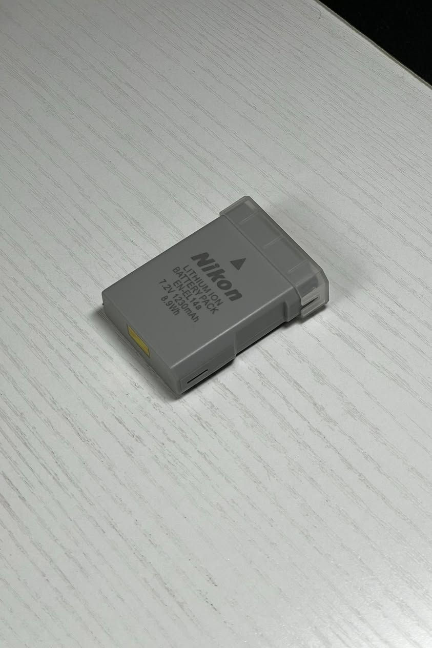 كامرة نيكون d5300 بحالة كلش زينة والحساس نظيف مية بالمية هو والعدسة والشاشة

والكامرة غنية عن التعريف ٢٤ ميكا بكسل وشاشة قلاب وفوكس ٣٩ نقطة

وياها :
جنطتها
حزام مالتها وياها حزام اضافي عملي اكثر
بطاريتها وياها بطارية اضافية
جهاز قراءة sd card للاندرويد وللايفون
ادوات تنظيف العدسات والمستشعر
القبقات مالتها كاملة وياها
وياها القبق مال المنظار ولزكة للشاشة حماية من الخدوش
شاحنة وياها للبطارية
و اكيد وياها sd card حجم ٣٢ كيكا

كل هذا بسعر ٣٧٥ ومستعجل ع البيع

***********
