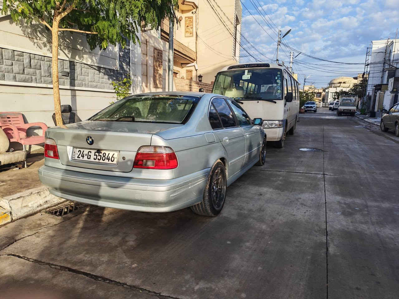 السلام عليكم بي ام موديل 2000 حجم 528 مكينه 30 دبل فانوص فول عدا السلايت كشنات ايم  سيدي قلاب جنجر سيدي جيبي اس تحكم استيرن للصوت قفل سرعه نضام تزحلق برده كهرباء لايتات سوار وليد اصلي بك لايت ليد بلادي قفل مركزي يصعد الجام كله عل وضع الشركه كفاله عامه من الضربه والبارد بيه صبغ جم قطعه بدون دواخل ايرباكاته سليمه و البجم والصندوك والصفاح كله مكفوله من اي شي ابيع حزام صبع تخم تايرات اندنوسي حجم 18 ويا ايم تو زايز حجم 18 سنويه جديده بسمي لحد 30 تريد وكاله تحويل بالخدمه للاستفسار *********** ديالى خناقين, ديالى
