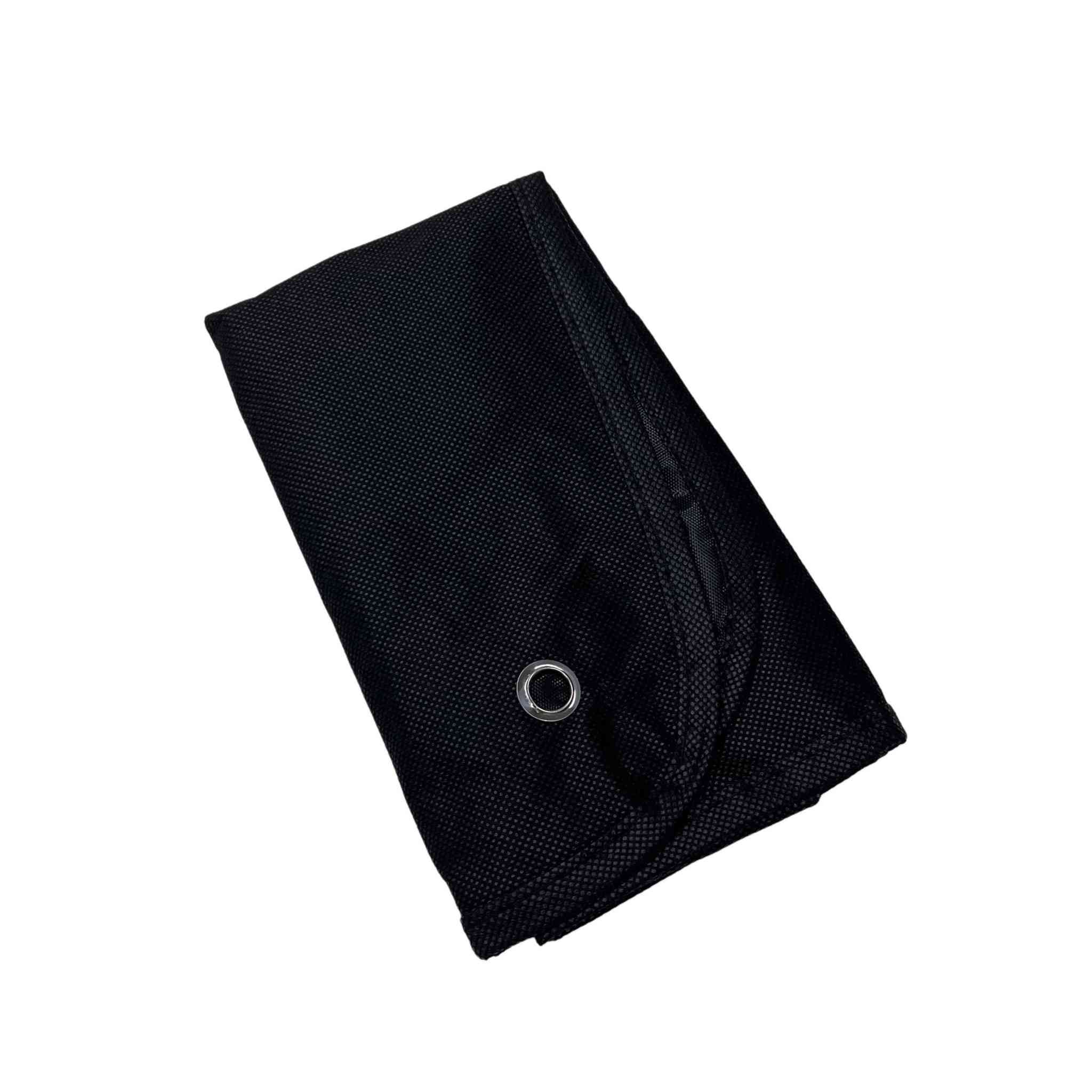 منظم ظهر مقعد السيارة متعدد الجيوب  موديل Z-2738 بسعر10الاف
منظم عملي يُثبّت على ظهر مقعد السيارة لتوفير مساحة تخزين مرتبة وسهلة الوصول للأغراض اليومية داخل السيارة.

 • تصميم يُعلّق على ظهر المقعد الخلفي لزيادة مساحة التخزين داخل السيارة
 
• أحزمة تثبيت قابلة للتعديل مع نظام Hook & Loop لتناسب أغلب المقاعد
 
• حامل أقلام مدمج بسعة 4 أقلام
 
• جيب علوي شبكي مناسب للأجهزة الصغيرة مثل الهاتف أو الآلة الحاسبة
 
• حامل مشروبات قابل للتوسيع لتثبيت أحجام مختلفة من الأكواب والقناني
 
• جيوب سفلية شبكية مزدوجة لحمل الكتب، المجلات، الخرائط أو أغراض متنوعة

 • المقاس: 39 سم × 60 سم
• التصميم: متعدد الجيوب – قابل للطي لتوفير المساحة
• آلية التثبيت: أحزمة مقعد قابلة للتعديل + أربطة تثبيت سفلية


**إذا كنت صاحب هذا الإعلان وتريد حذفه لأي سبب، رجاءا أرسل رسالة إلى الدعم الفني**